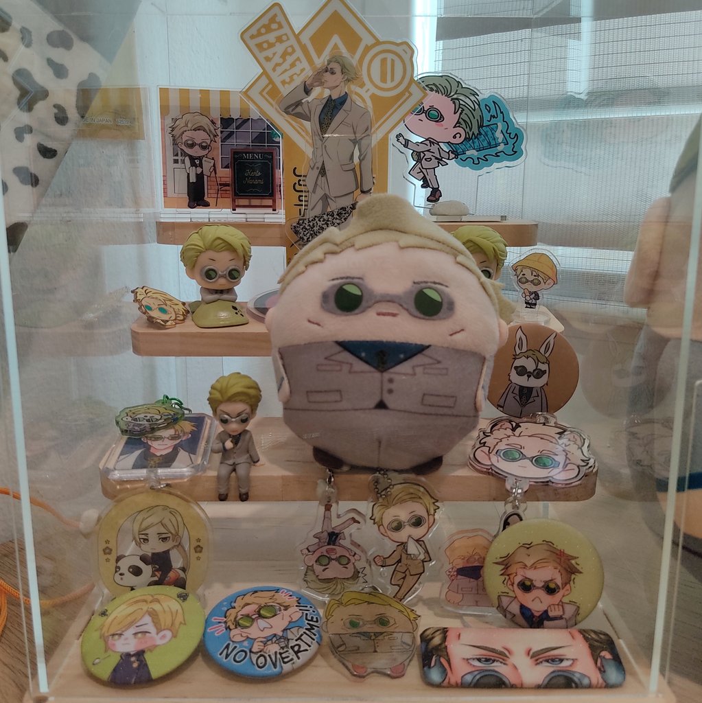 A little Nanami shrine in the corner of my room to pay tribute to the man I love 🌻💛💙