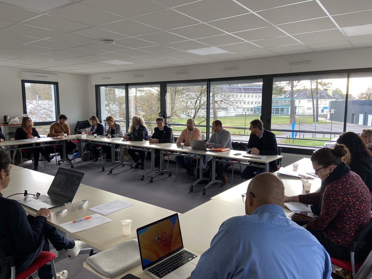 Emvod meur Divaskell , kevredigezh kerent an hentadoù divyezhek an deskadurezh katolik. <a href="/EC_Bretagne/">Enseignement Catholique de Bretagne</a> <a href="/OPAB_OPLB/">Ofis Publik ar Brezhoneg | Actualités</a> <a href="/regionbretagne/">Région Bretagne</a>