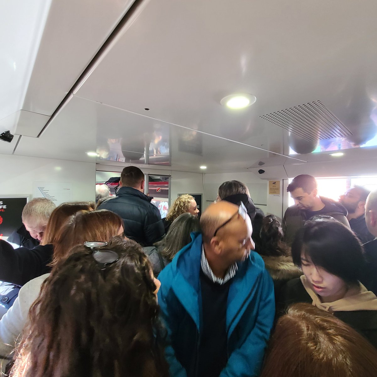 HelenKelly4's tweet photo. @chilternrailway Standing for 2 hours from Birmingham to Marylebone. People crammed in. Still more stations with lots of people trying to get on. £40 for this?! https://t.co/myNWA7VFZH