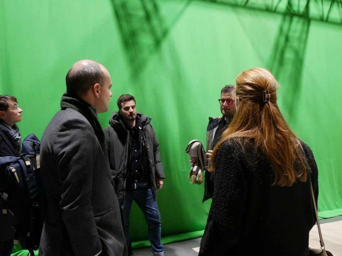 alexIholroyd's tweet photo. 🎓À @artfxschool, école lauréate de « La Grande Fabrique de l’Image » dans le cadre de #France2030 avec @VSPILLEBOUT 

Réalisation de films, jeux vidéos, effets spéciaux : nous avons échangé sur le développement du secteur stratégique de l’#audiovisuel 🇫🇷 et ses professionnels 🎬 https://t.co/Kr5fKmgD6G