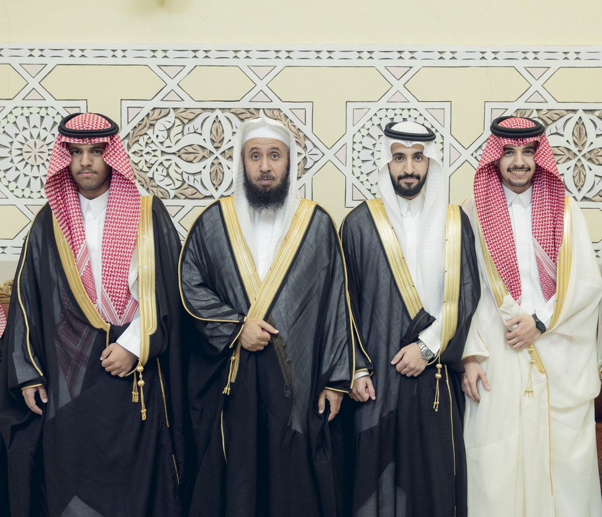 احتفلت أسرة الفعيم بزواج الشاب : سليمان بن أحمد الفعيم على كريمة : إبراهيم بن عبدالعزيز المطرودي يوم الخميس ٩ / ٥ / ١٤٤٥ هـ 2023/11/23م
tabayun.art/4524/