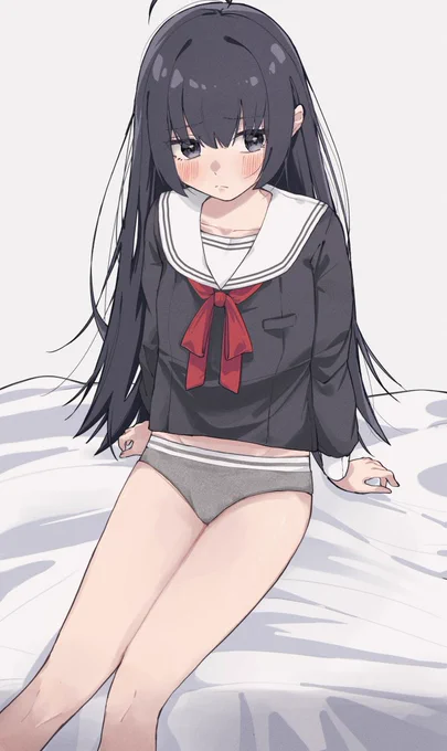 グレー