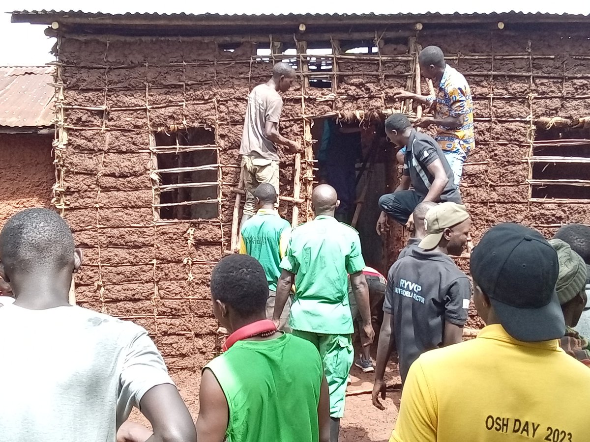 muzingira's tweet photo. Akagari ka Muzingira,None kuwa 25/11/2023 twakoze umuganda wo guhoma inzu ya Mukakamari Francoise utishoboye, utuye mu mudugudu w'Umuyange. https://t.co/Dt28agzMwd