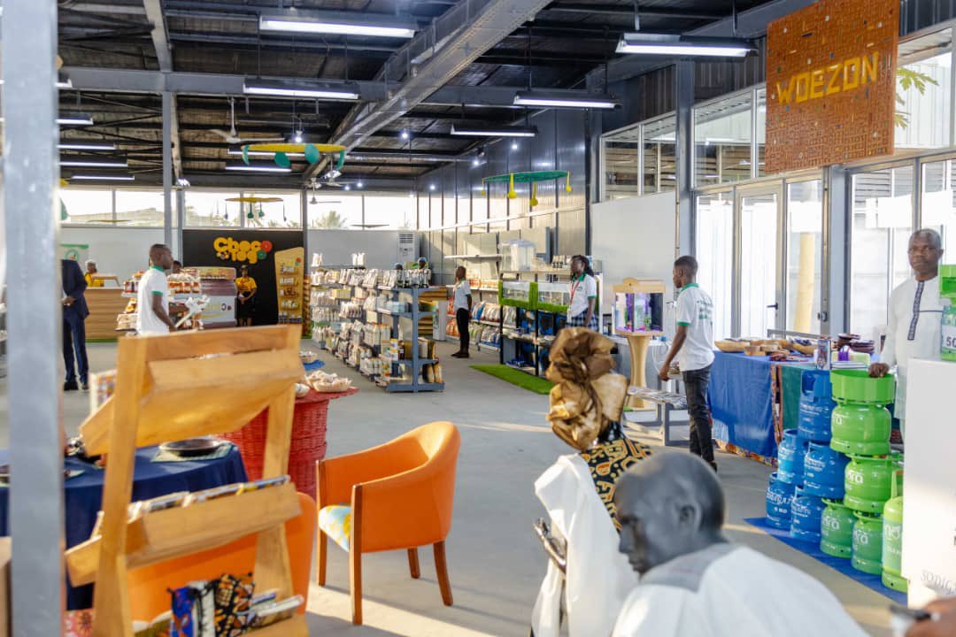 Heureuse d'avoir ouvert officiellement au nom du PR FEG, la 18ème foire internationale de Lomé (FIL) et le 1er supermarché 100% produits #MadeInTogo 🇹🇬