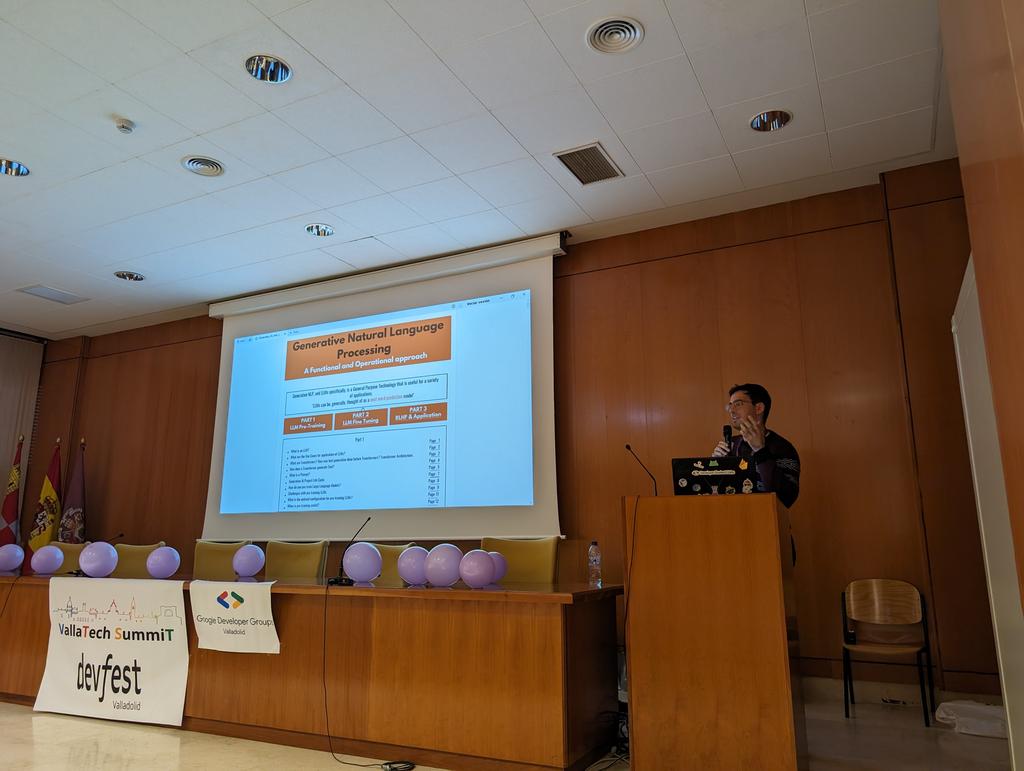 GDG_Valladolid's tweet photo. Segunda ponencia del #DevFest #VallaTechSummit a cargo de Javier Montaño, entrando en la parte técnica del Procesamiento del Lenguaje Natural @GDG_ES @GoogleDevEurope https://t.co/zhk3dHCMxz