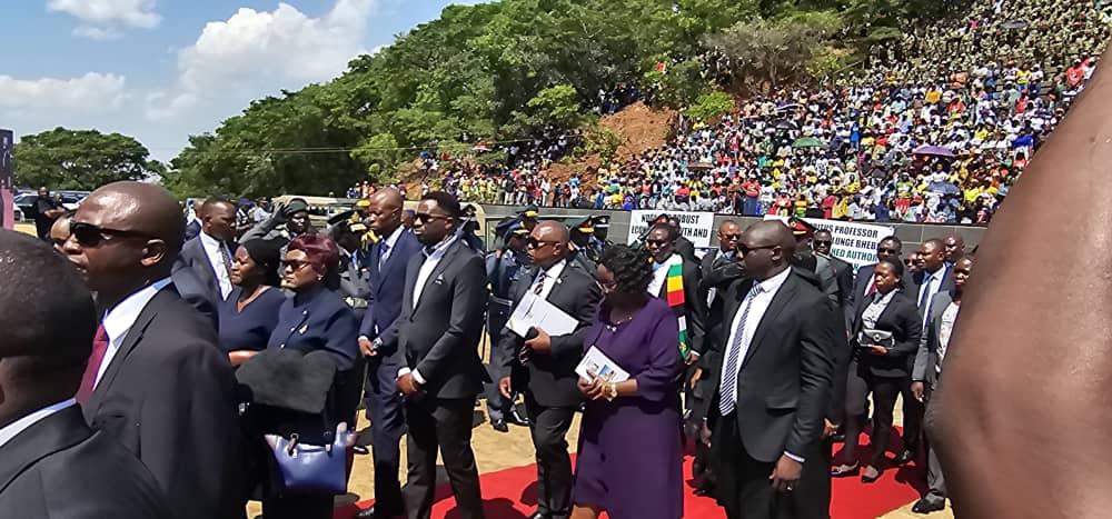 cdechitepo002's tweet photo. H.E President @edmnangagwa has arrived at the national hero's acre for the burial of the late national hero professor Ngwabi Bhebhe.
#Magamba edu ✊🇿🇼
@dhonzamusoro007. @dereckgoto
@ZANUPF_Official. @Varakashi4ED https://t.co/Zy2B7J3997