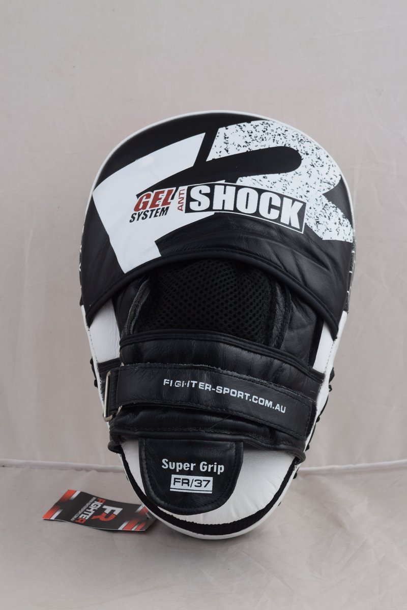 _fightersports's tweet image. BOXING FOCUS PADS
.
#PadPower #StrikeSmart #PrecisionPads #FighterFocus #TrainingEssentials #PadWorkPro #BoxingPrecision #HitThePads #PunchPerfect #PadMaster #TrainingIntegrity #FighterFlow #PadDrills #PrecisionStriking #FighterTraining #PadsOfChampions #HitTheMark