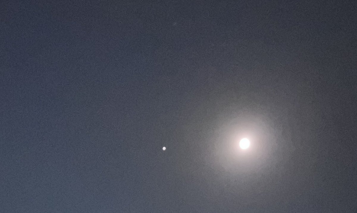 silverjade35's tweet photo. Last nights moon &amp; Jupiter. Saw Venus but couldn’t fit it in 😱 

#Jupiter #lastnight #moon #venus #astronomy https://t.co/Eryda6zp0k