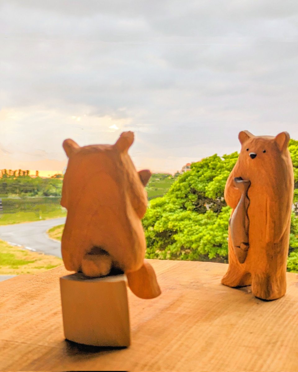 熊と鮭と夕陽と