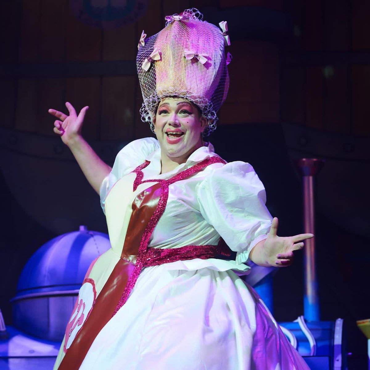 piperchantry's tweet photo. Rae and Paul have had so much working on this absolutely BONKERS panto at @OxfordPlayhouse 

It’s been a delight working with such a talented bunch of actors, young company, creatives, production team, and theatre staff. Thank you all!

📸 @geraintlewispic https://t.co/KPm4dWuQDL