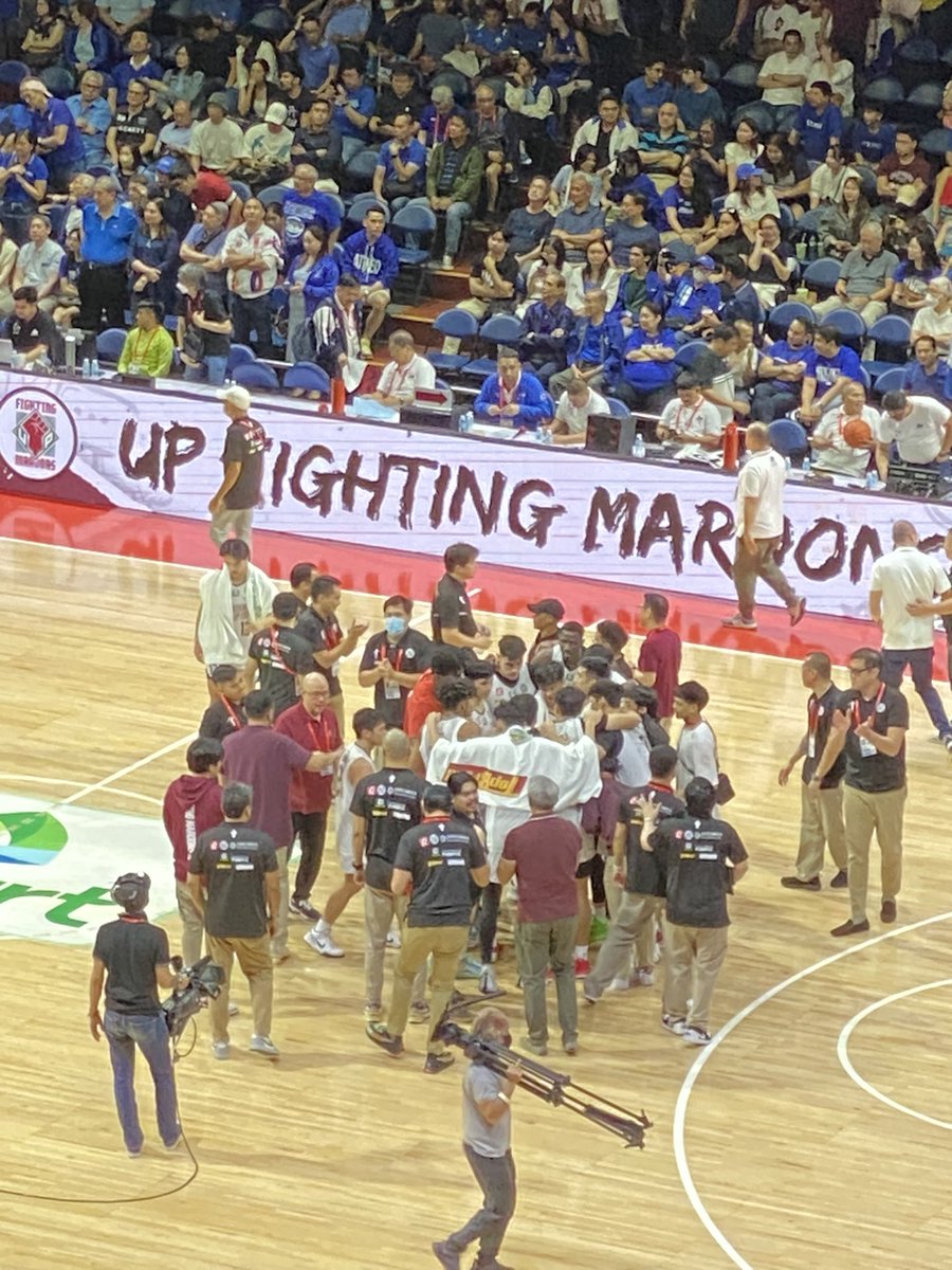 troobie_md's tweet image. On to the finals for the #UPFightingMaroons! Grabe defense sa 4th quarter! Your hard work paid off boys! Super proud ang #UPCommunity sa inyo! We love you! Congratulations Malick Diouf for winning Player of the Game again! #UPFight ✊🏼💚♥️