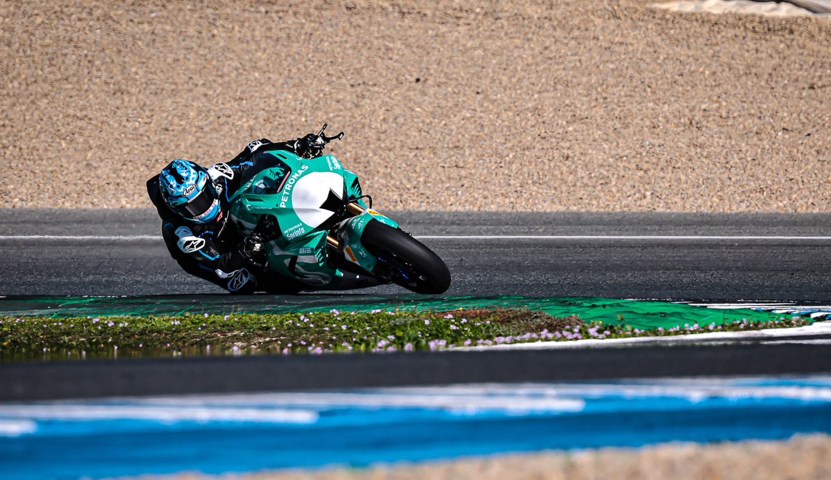 2023 - ✅
2024 - 🤗

"I still need to understand and learn a lot, but the lap time was a little bit better..."

Tarran Mackenzie sees out his 2023 commitments with another test outing on the MIE Racing Honda he will campaign in the 2024 WorldSBK Championship

📰👉
