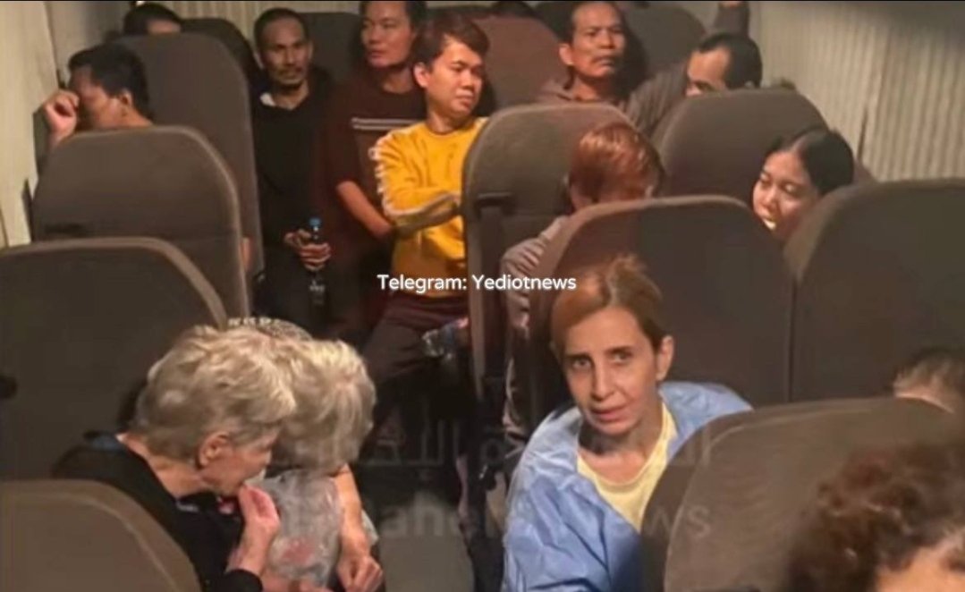 el_majhad's tweet photo. NB : Thais sitting (or almost, 9 for 7 seats) at the back (the front is reserved) are not included in the deal. They are Bonus gift for Israel who never accepted to pay for it ... for them i mean. https://t.co/tqvj6A1vLo