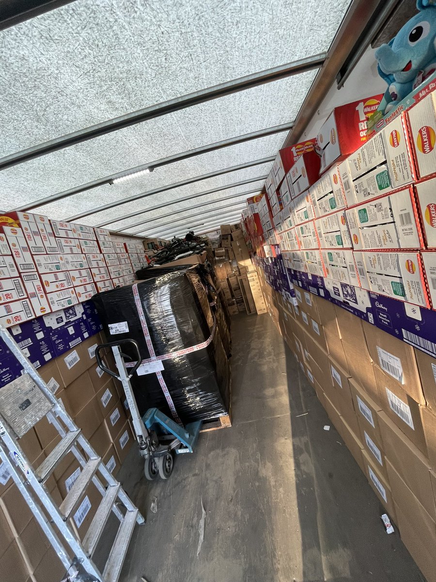Loading day at Yorkshire Aid HQ 🇺🇦😅 <a href="/GrandmaWilds/">Grandma Wild's</a> <a href="/walkers_crisps/">Walkers Crisps</a> <a href="/CadburyUK/">Cadbury UK</a> <a href="/ApprovedFood/">Approved Food</a>