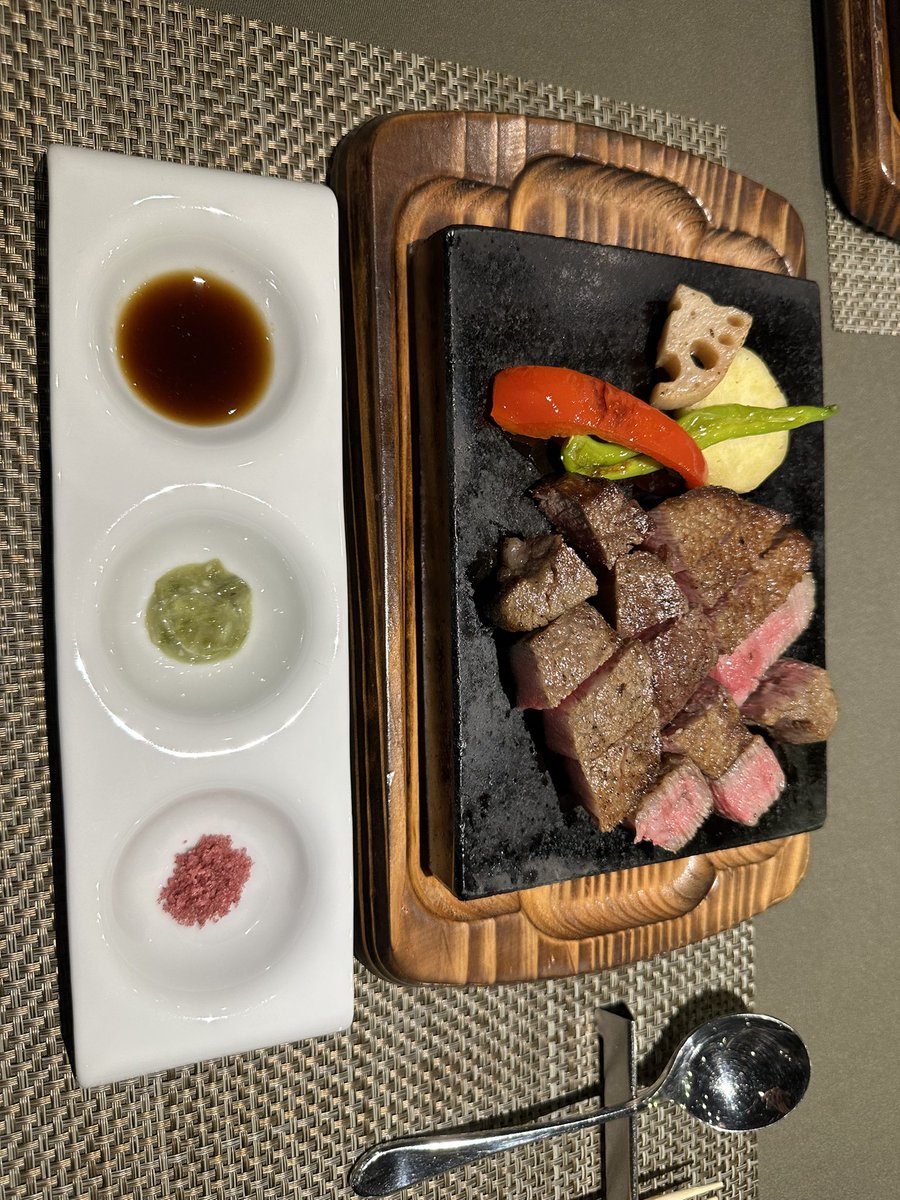 R___1024yy's tweet photo. 最近は美味しい物食べる事に幸せ感じ https://t.co/gCmhsas6sI