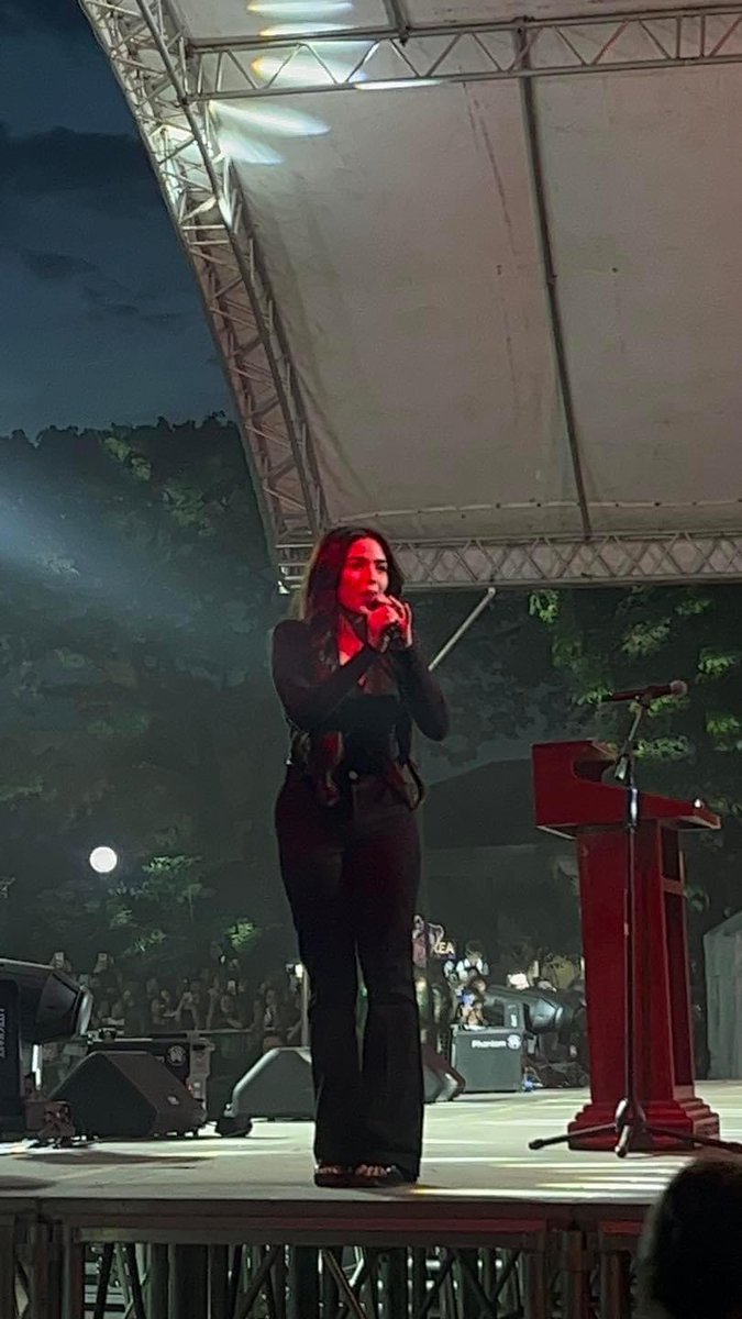 BrillantsOFC's tweet photo. Actress Andrea Brillantes performs ‘Ligaya’ by Eraserheads at the #BelenismoInTarlac awards night held in Robinsons Luisita, Tarlac City. 

📸: Taga Tarlac Ka Kung FB Page https://t.co/dQmYizkO3P