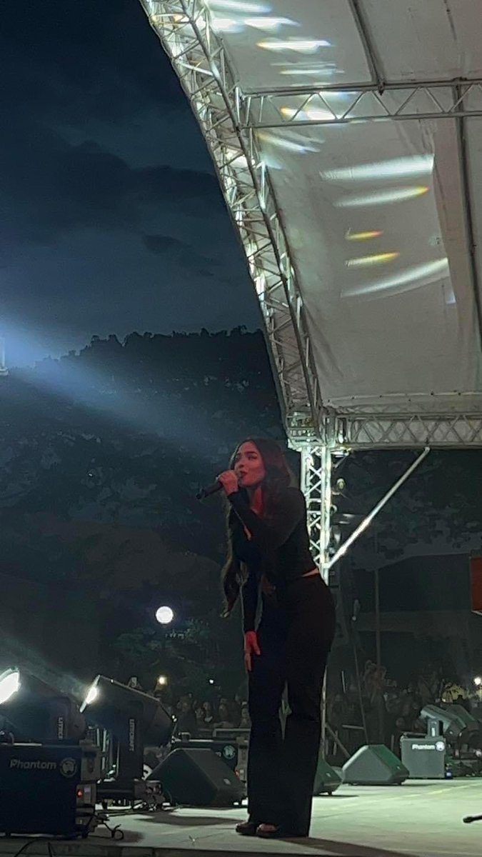 BrillantsOFC's tweet photo. Actress Andrea Brillantes performs ‘Ligaya’ by Eraserheads at the #BelenismoInTarlac awards night held in Robinsons Luisita, Tarlac City. 

📸: Taga Tarlac Ka Kung FB Page https://t.co/dQmYizkO3P