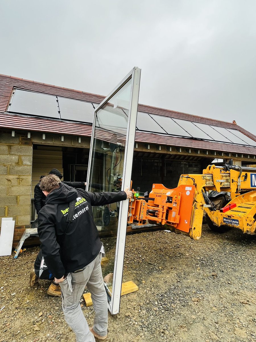 BenchmarkJosh's tweet image. Another great @InternormUK project complete for @BenchmarkWin this week near Dover, Kent ✅

The customer opted for a variety of UPVC/Aluminium KF510 fixed windows, KF410 tilt and turn windows and two sets of KV440 tilt and turn doors with solar panelled integrated blinds 🪟🍃