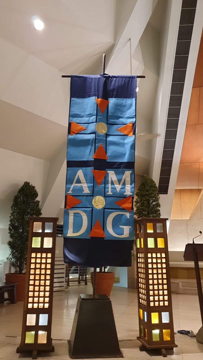 The Church of the Gesù:

COME BACK HOME.
COME TO THE GESÙ.
COME AND GIVE THANKS.
630 PM BLUE MASS TONIGHT.
AMDG

Ateneo de Manila University