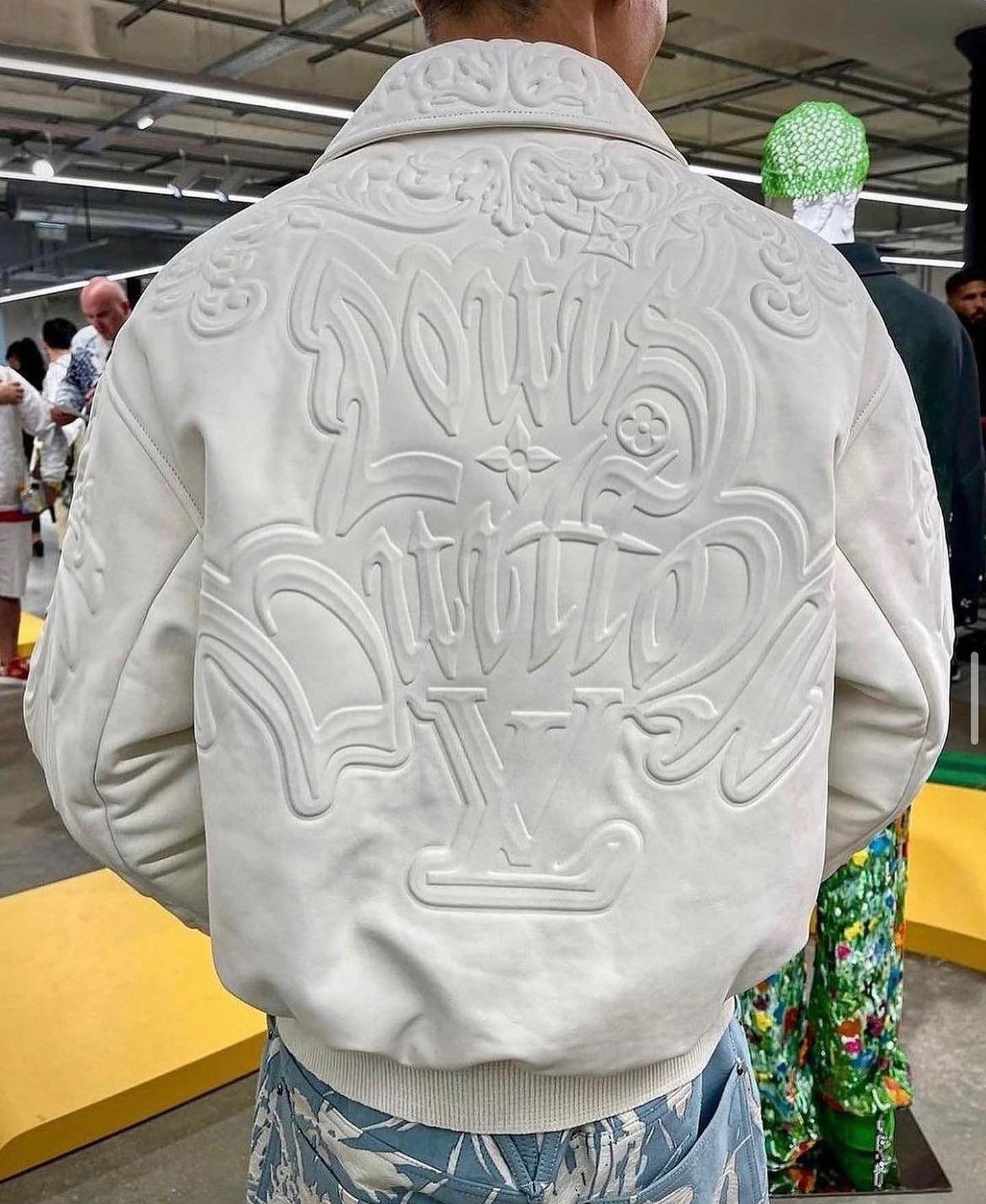 99REFERENCE on X: Louis Vuitton White Ornaments Leather Jacket 🤍   / X