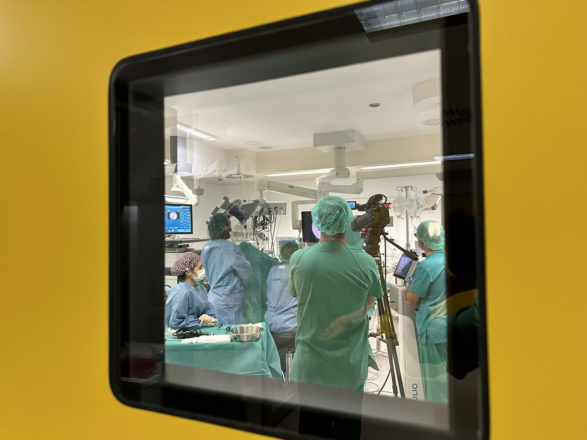 Finalizando las XXIV Jornadas Quirúrgicas organizadas por <a href="/Urologia_CHUAC/">Urologia CHUAC</a> con diversidad de cirugías de alto nivel.

#urologia <a href="/ACIS_sergas/">Axencia Galega de Coñecemento en Saúde</a>