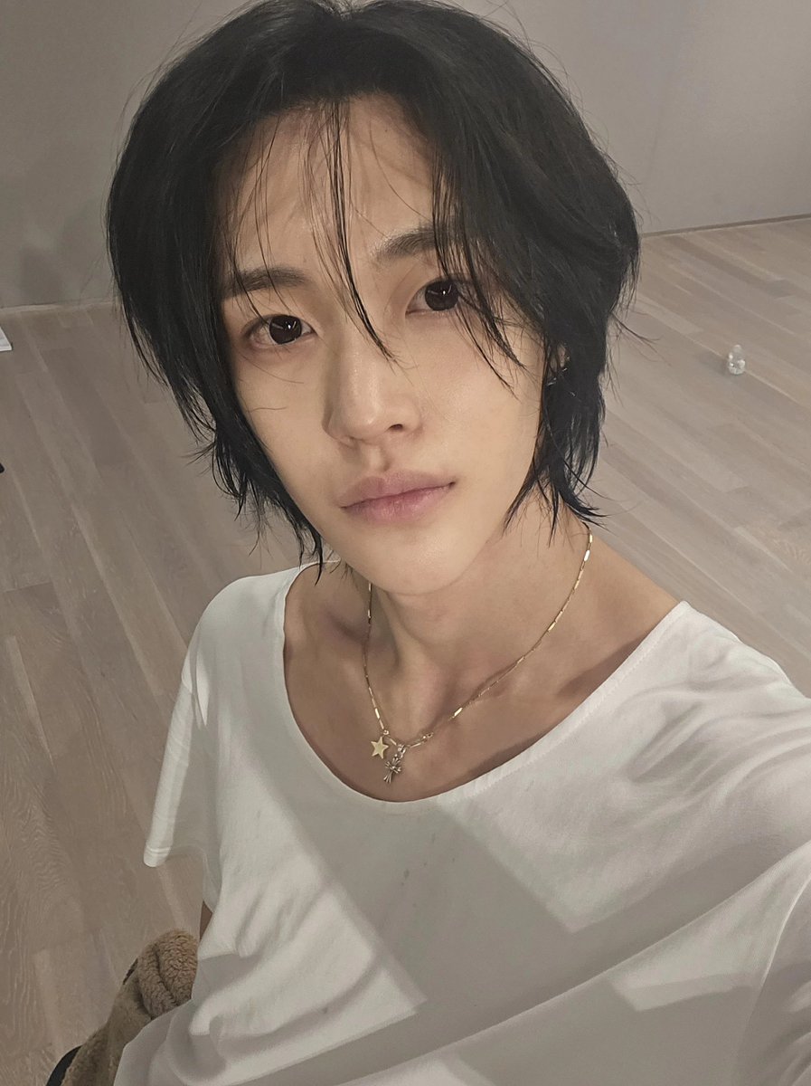 mepuppieyou's tweet image. วอนบินหล่อกินคนมาก ซ้อมเสร็จแล้วเหนื่อยจนปากซีดยังหล่ออยู่เลย เว่อเกินพี่