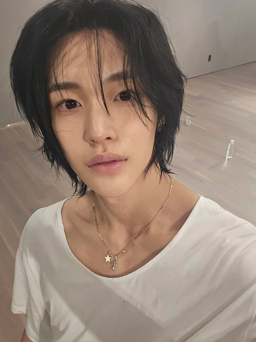 mepuppieyou's tweet image. วอนบินหล่อกินคนมาก ซ้อมเสร็จแล้วเหนื่อยจนปากซีดยังหล่ออยู่เลย เว่อเกินพี่