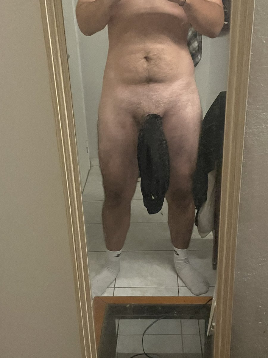 Μάλλον κάνει και για κρεμάστρα😅 #greekguy #greekfeet #greekgay #guy #feet #gay #greekbi #greekgayboy #greekcum #greekpoutsa #greekdick #greekman