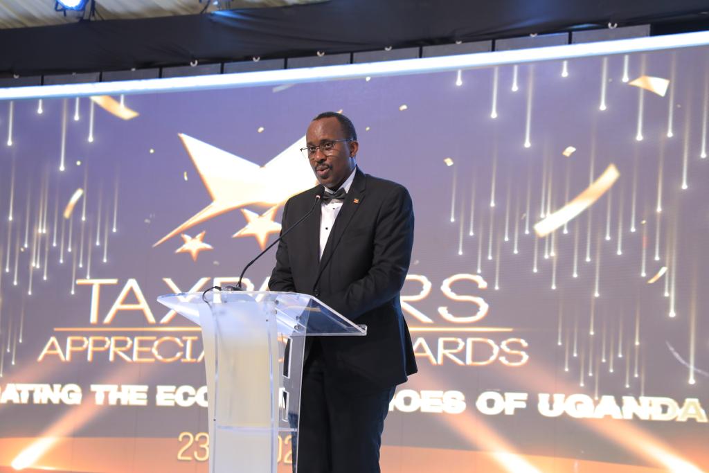 96Assurance's tweet photo. The awards were meant to honor those committed tax payers who consistently fulfilled their tax obligations according to the laws.

— #URA has over the years showed commitment too in rewarding those individuals, companies who've embraced the role of Taxation.
#TPAD23
#TPAS23 https://t.co/LNP4mmIchB
