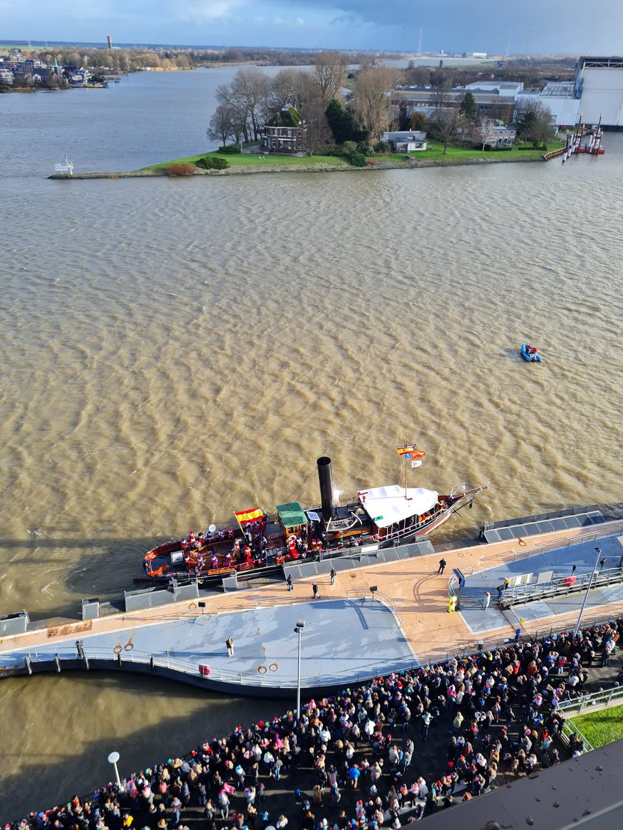 ChrisHuizer's tweet image. #Ridderkerk #Sint #Piet #Schoenzetten