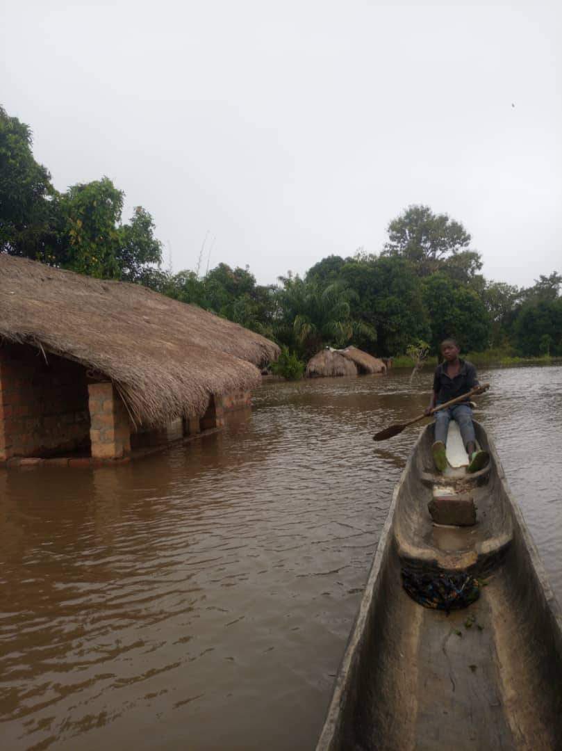 MarcelinRidja's tweet photo. Inondations en #Centrafrique : #Bangui, #Kouango, #Mobaye, #Bema et #Gambo sont touchées par les pluies incessantes et la montée de l'Oubangui. Des milliers de sinistrés nécessitent une aide #humanitaire urgente. https://t.co/0q4VjOyGac