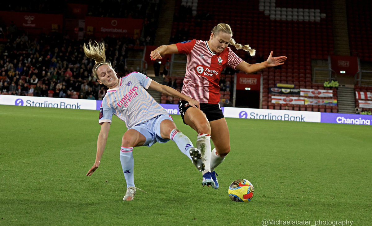 MichaelaCater94's tweet photo. First pictures loaded and it’s the amazing @JemmaPurfield ❤️⚽️ Player 21 for @SaintsFCWomen 

@SaintsFCWomen vs @ArsenalWFC 

📸⚽️ @michaelacater_photography 

@dailyechosaints 
#southamptonfc #saintsfcwomen #footballplayer #continentalcup2023 #saintsvsarsenal #sportsphotography https://t.co/MFOWVFQx8N