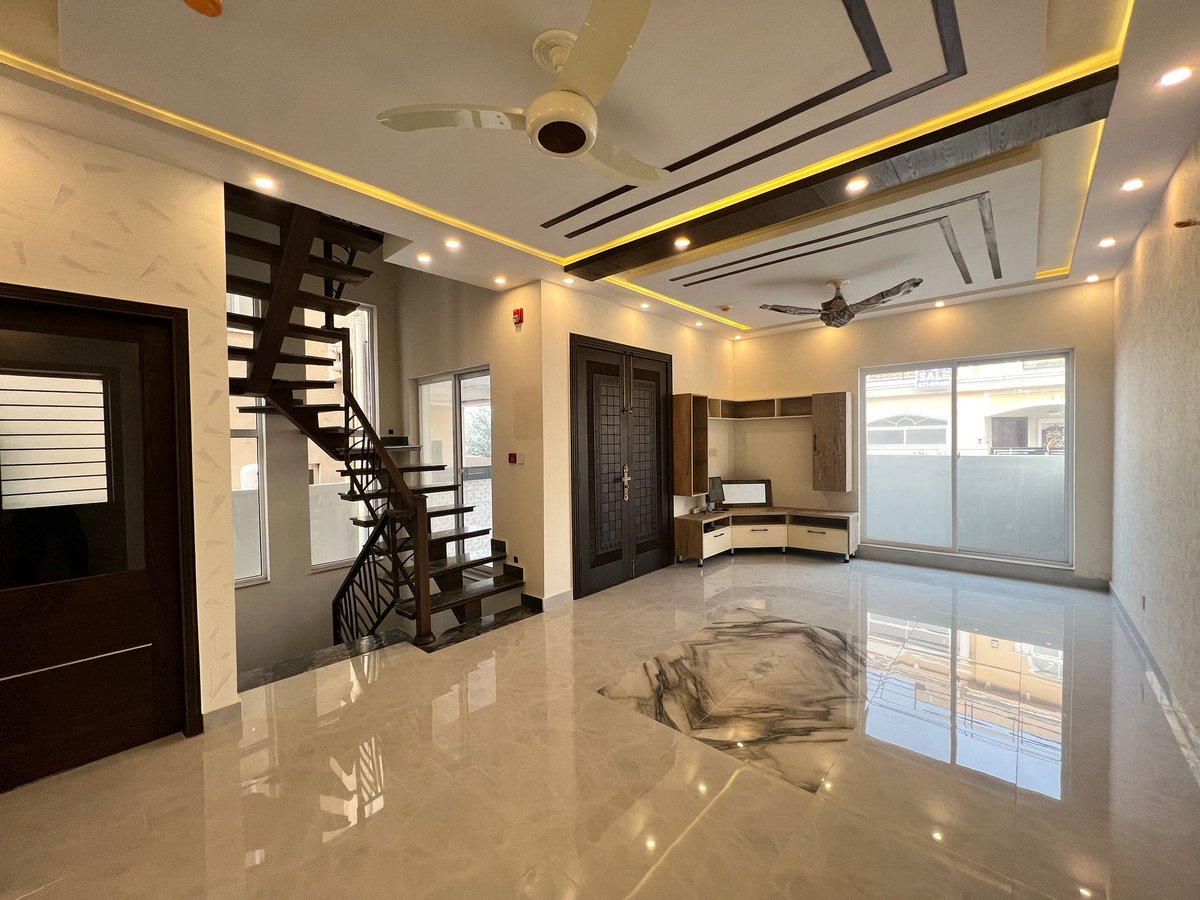 Nasir7766's tweet image. 🏡 𝐄𝐱𝐜𝐞𝐩𝐭𝐢𝐨𝐧𝐚𝐥 𝟓 𝐌𝐚𝐫𝐥𝐚 𝐇𝐨𝐮𝐬𝐞 𝐰𝐢𝐭𝐡 𝐁𝐚𝐬𝐞𝐦𝐞𝐧𝐭 𝐢𝐧 𝐃𝐇𝐀 𝐏𝐡𝐚𝐬𝐞 𝟗 𝐓𝐨𝐰𝐧, 𝐋𝐚𝐡𝐨𝐫𝐞 🌟
#houseforsale #lahoreproperty #realestatelahore #5marlahouse #InvestmentOpportunity #dreamhomes #househunting #propertylisting #familyhomes #dhalahore