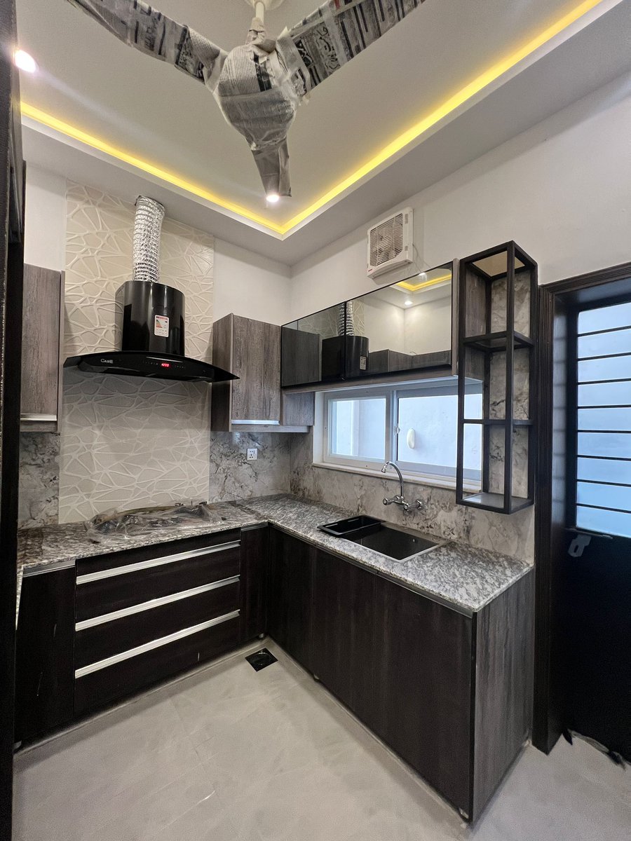 Nasir7766's tweet image. 🏡 𝐄𝐱𝐜𝐞𝐩𝐭𝐢𝐨𝐧𝐚𝐥 𝟓 𝐌𝐚𝐫𝐥𝐚 𝐇𝐨𝐮𝐬𝐞 𝐰𝐢𝐭𝐡 𝐁𝐚𝐬𝐞𝐦𝐞𝐧𝐭 𝐢𝐧 𝐃𝐇𝐀 𝐏𝐡𝐚𝐬𝐞 𝟗 𝐓𝐨𝐰𝐧, 𝐋𝐚𝐡𝐨𝐫𝐞 🌟
#houseforsale #lahoreproperty #realestatelahore #5marlahouse #InvestmentOpportunity #dreamhomes #househunting #propertylisting #familyhomes #dhalahore
