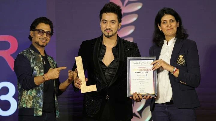 FaiNat_ZK's tweet photo. Congratulations faisal for winning the entrepreneur young influencer award 2023 
Keep shining star boi @Mr_Faisal_S07 

 #FaisalShaikh https://t.co/AnPYN2JASc