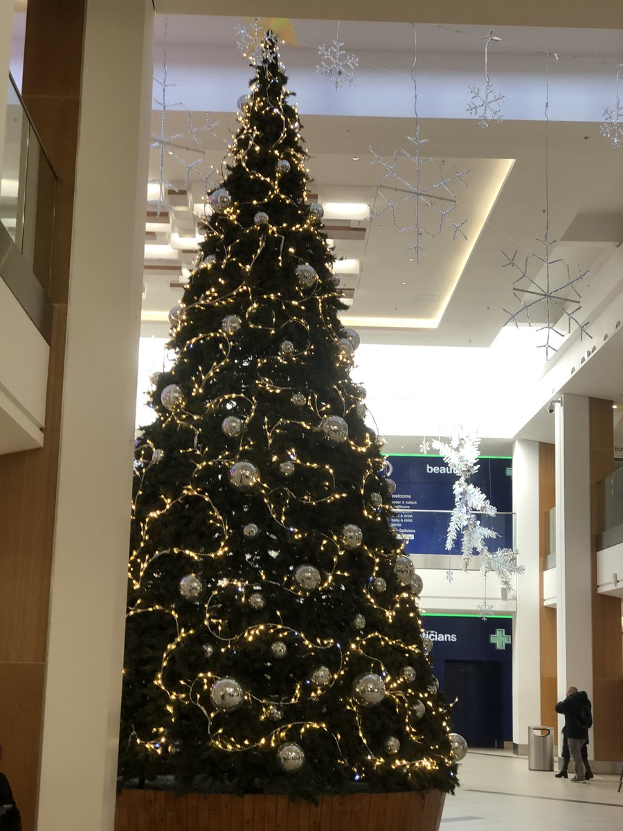 A beautiful and magical Christmas tree at @_VictoriaCentre