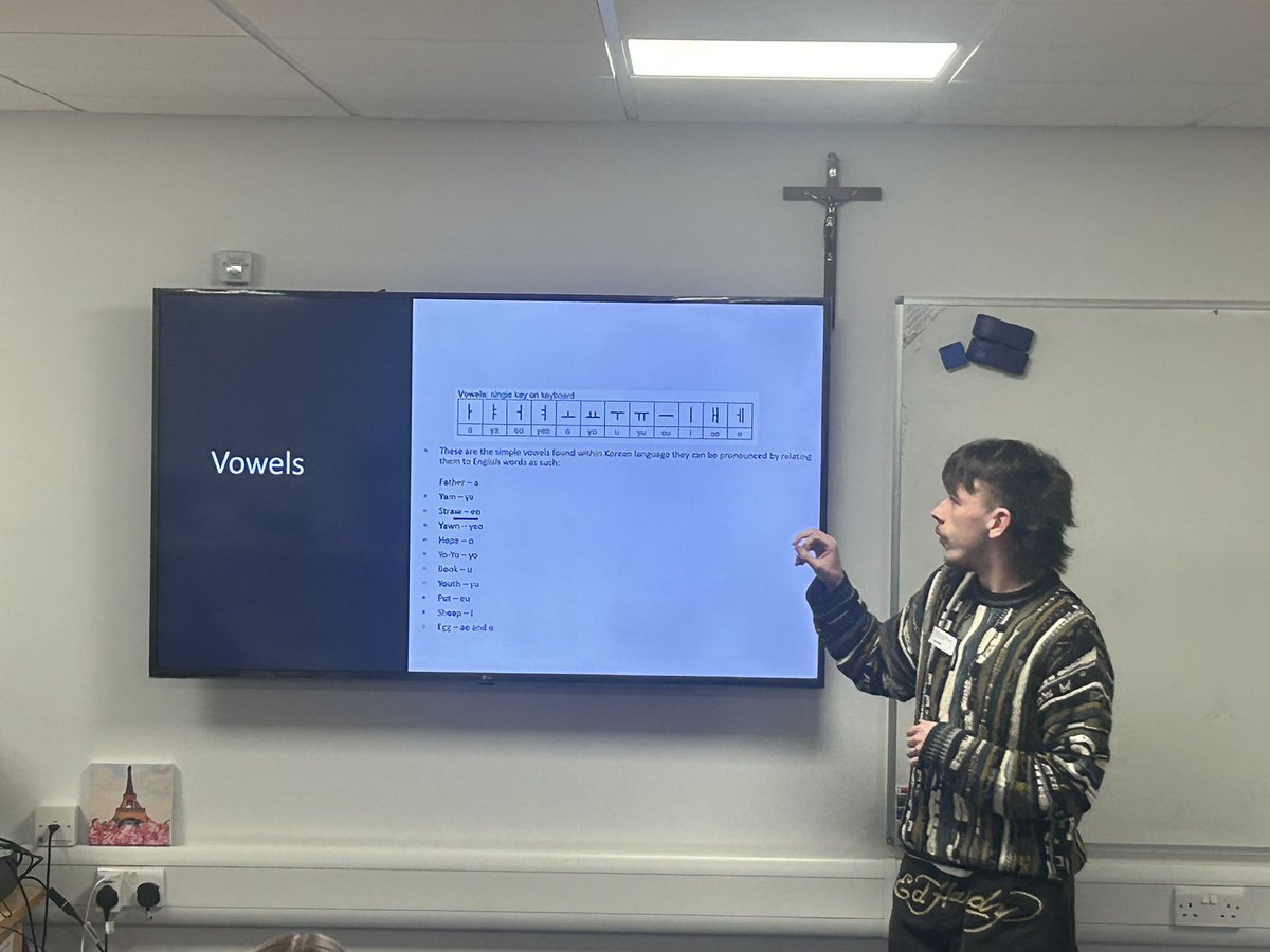 St Paul's Languages tweet media