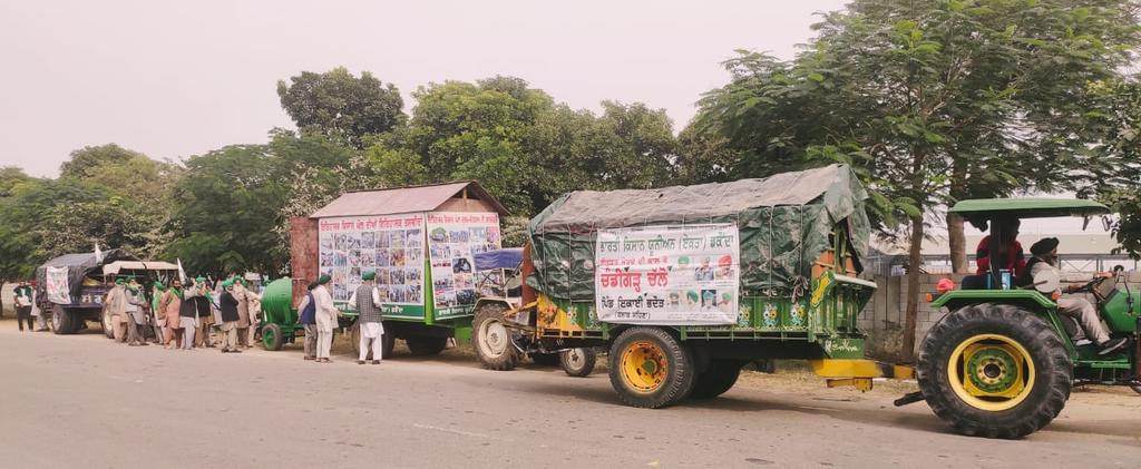 NeelkamalPb's tweet photo. From #DilliChalo to #ChandigarhChalo farmers all set to move towards #Punjab and Haryana capital to raise voice for pending demands of #DelhiMorcha #FarmersProtest https://t.co/UP5E5g2lff