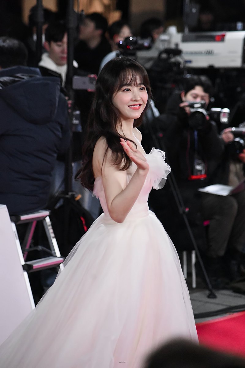 231124 청룡영화상 레드카펫 #박보영 
너무 사랑스럽고 귀여워요🥹