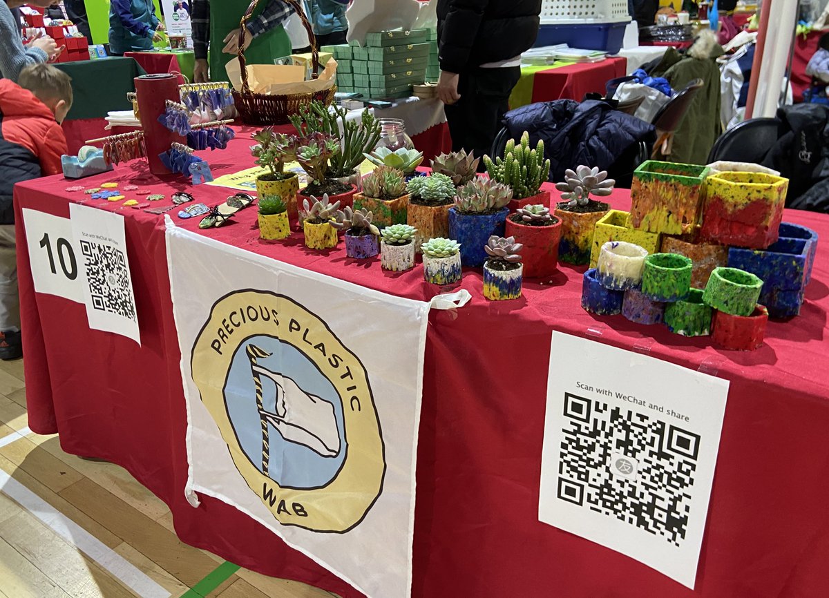 A challenging start to the year for #PreciousPlastic culminates at a successful @WAB_LIVE Community Market, selling #recycled jewelry, keychains, and plant pots. 2 years on, I’m proud of what we’ve accomplished! ♻️🪴

Thank you @angeliacrouch and missing you today @pimstar!