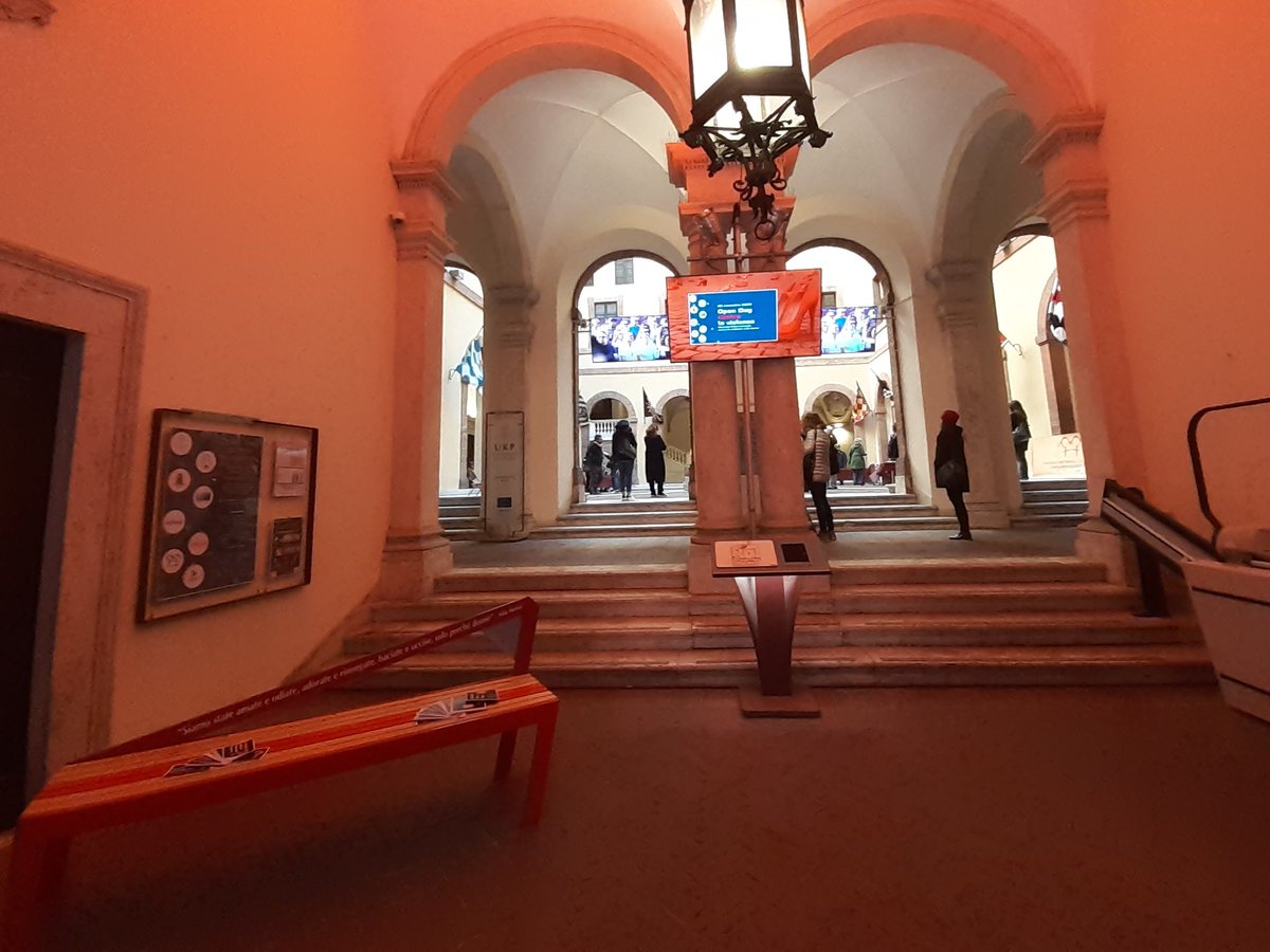 unisiena's tweet photo. #25novembre #giornatacontrolaviolenzasulledonne 
In corso in Rettorato l'Open Day organizzato dall’Università di Siena e le associazioni del territorio per fare rete e combattere il fenomeno della violenza sistemica nei confronti delle donne.
https://t.co/MMX4iw3IAB https://t.co/qxsgRpGZWF