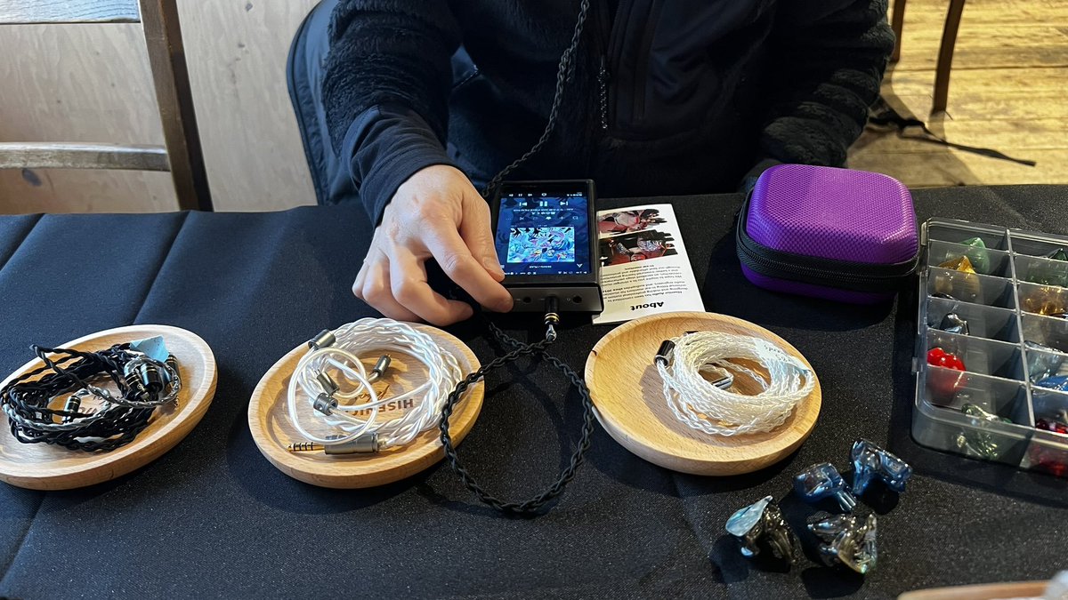febosIEM's tweet photo. Thanks for joining us 
What new techs do we have for audiophiles and musicians' better performing?
#3DEarImpression
#CustomArtworks (Logo,Photo,Graphics...)
#CNC 
#TuningSwitch (Variant Sound in 1IEM)
#AmbientVent (For Musicians' better stage monitoring)
Welcome message us for more