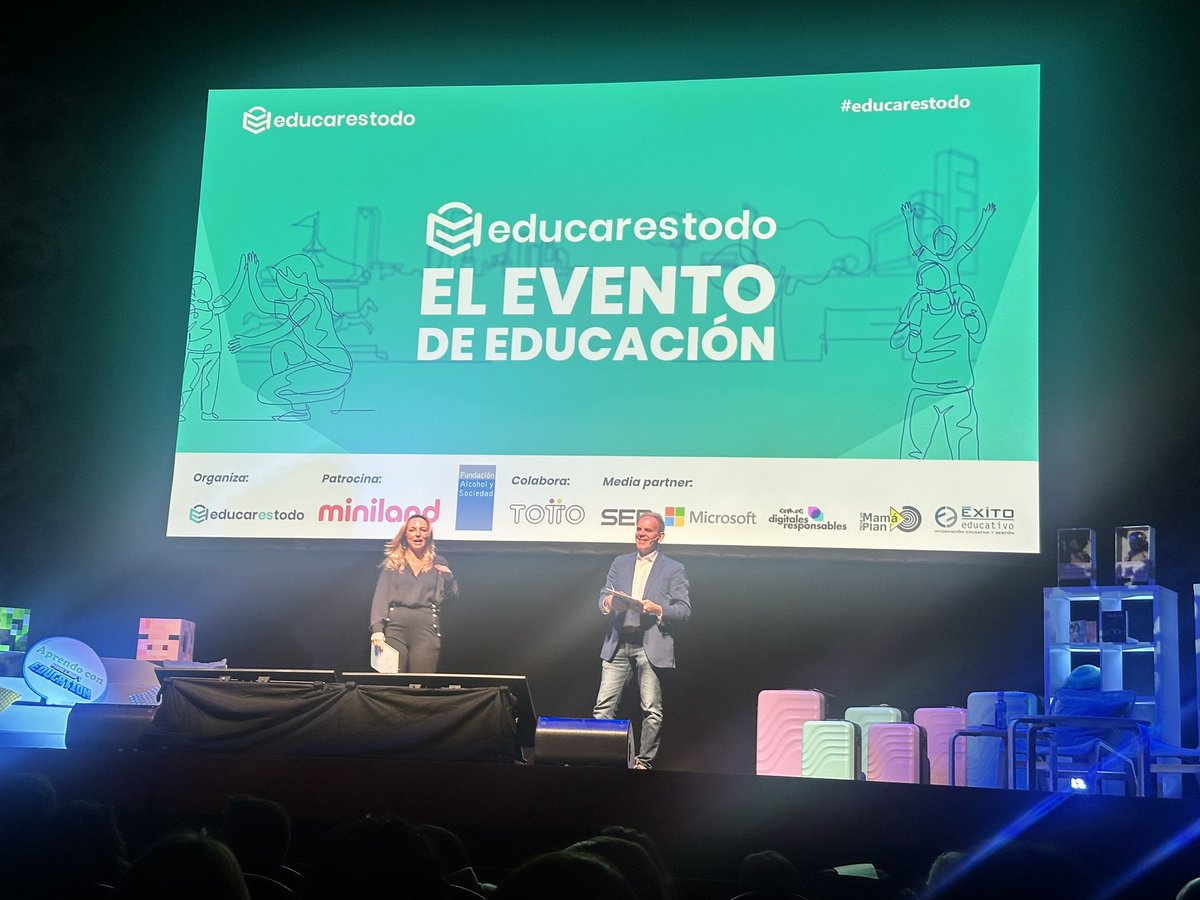 fernandoplazap's tweet photo. #educarestodo
¡Qué buen ambiente y que nivel más estupendo están mostrando los ponentes!
Bravo también por los presentadores, Lucía Galán y @LeoFaracheKing, que están aportando interés y frescura al evento. https://t.co/IpxfCbZWZJ
