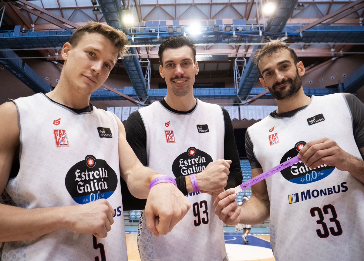 FGB_Baloncesto's tweet photo. Unid@s dicindo NON. En toda Galicia, o 🏀 #diNON á violencia contra as mulleres. E faino Ben alto!
Grazas @OBRADOIROCAB 💜
@aqualia 🤝 #fegaba #diNON https://t.co/GNZk092vBv