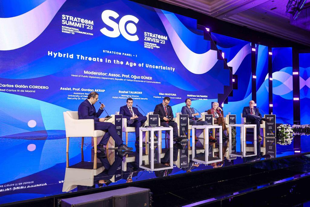 At #stratcomsummit2023 hosted by 🇹🇷 @refugees highlighted real-world harm that mis/disinformation & #HateSpeech is causing in fragile environments and for the displaced. More discussions and pledge coming at #refugeeforum