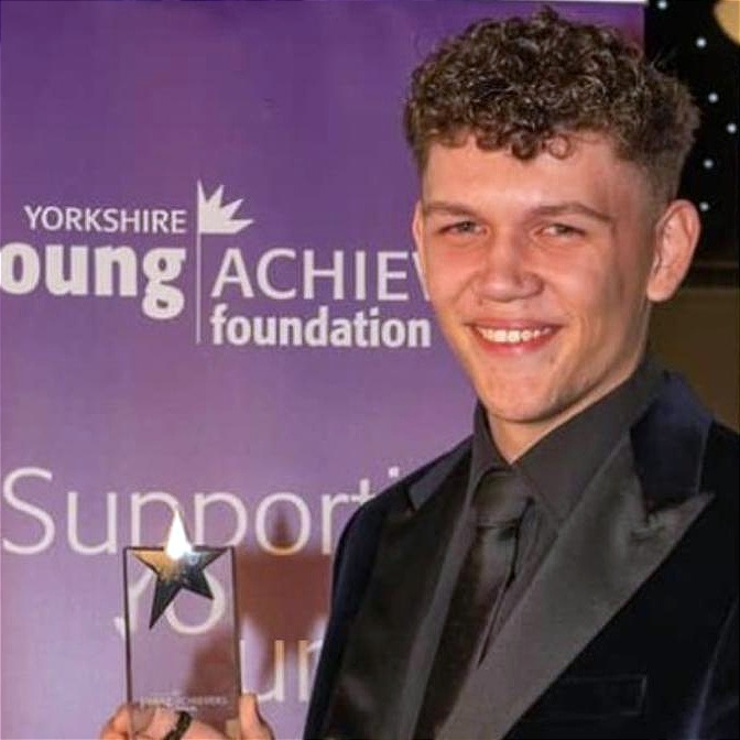 Owen Jeffers, from the RJC Dance Youth Provision - Shahck Out Youth Dance has won 'The Yorkshire's Young Achievers Unsung Hero 2023' award! Owen has been recognised for his bravery earlier in the year when he talked a man from the armed forces down from a bridge. @YorksAchievers