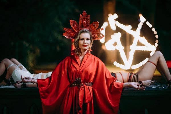 HistorianHorror's tweet photo. #SatanicSaturday 👿 
Satanic Panic (2019) https://t.co/ZdW1hYMuyB