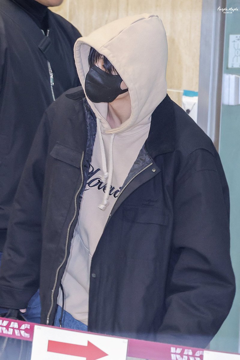 Purplemaple_jk's tweet photo. 231123 김포공항 출국

#방탄소년단 #BTS #정국 #JUNGKOOK @BTS_twt https://t.co/JyoZw1bpzT