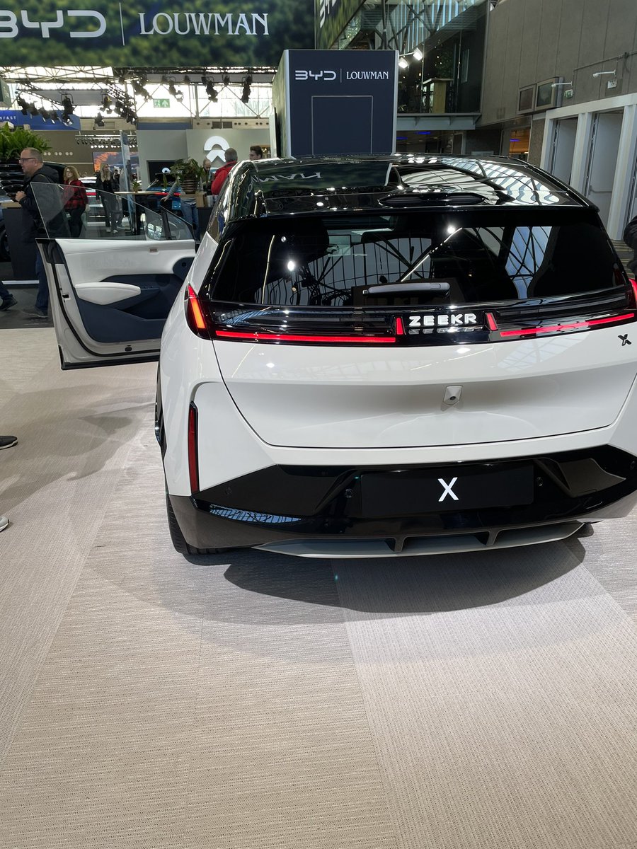 autovanmorgen's tweet photo. Vandaag bezoek ik de #fullychargedlive in de RAI. #ev https://t.co/2KdNcBBeAH