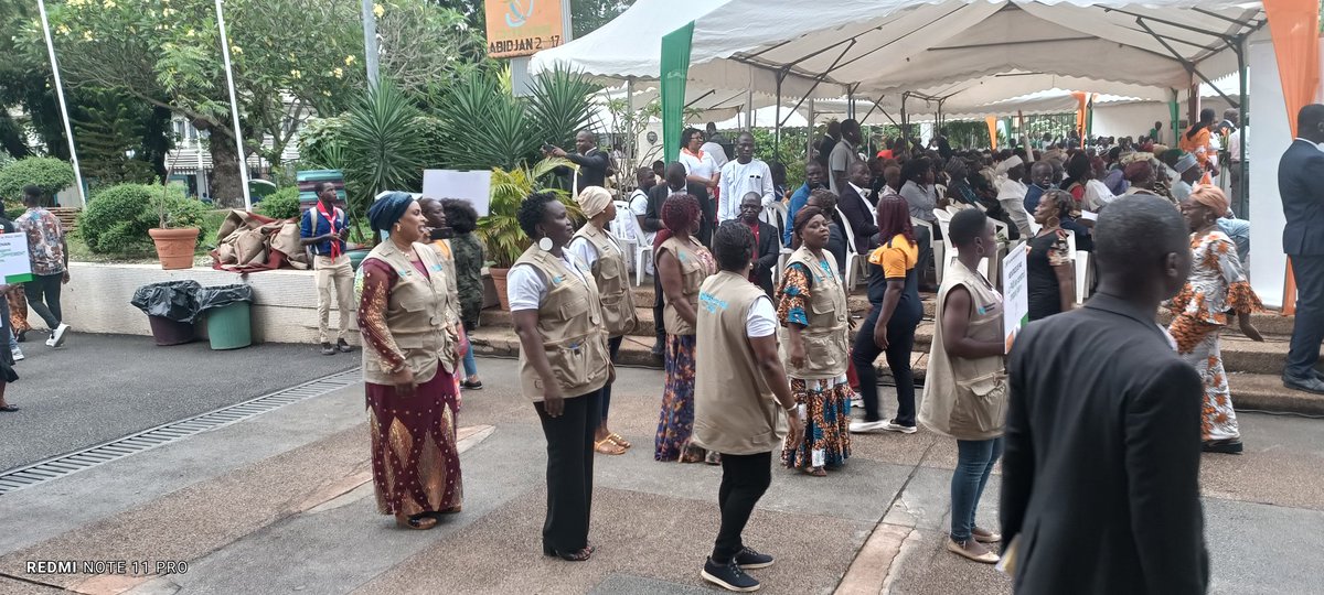FredericGoreBi's tweet photo. Célébration des Festivités officielles de la 27e édition de la Journée Nationale de la Paix (JNPAIX), à l'esplanade de l'hôtel du District autonome d'Abidjan-Plateau, ce samedi 24 novembre. #JNP @solidarite2021 @dmBelmonde #MSLP #MyssBel https://t.co/CIxbDbEaPU